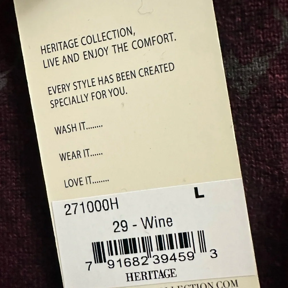 🆕 Heritage Report Collection Sweater Large